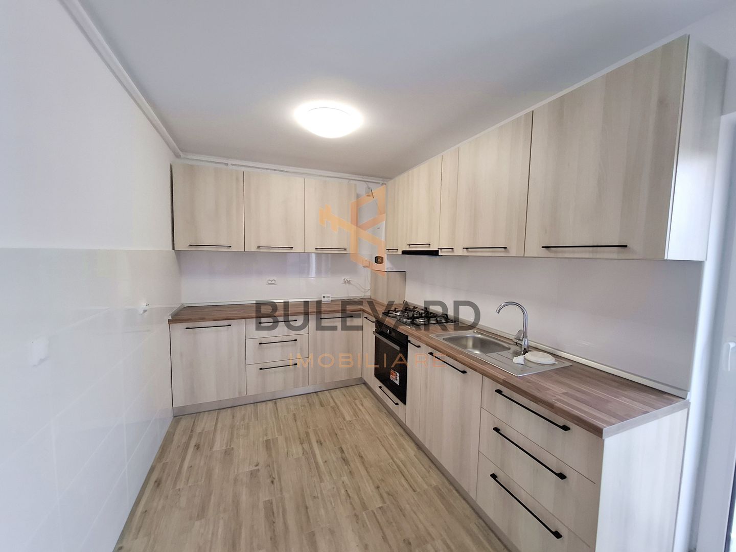 Spatiu de birou 62.5 mp + terasa 32 mp, parcare - Poză 6