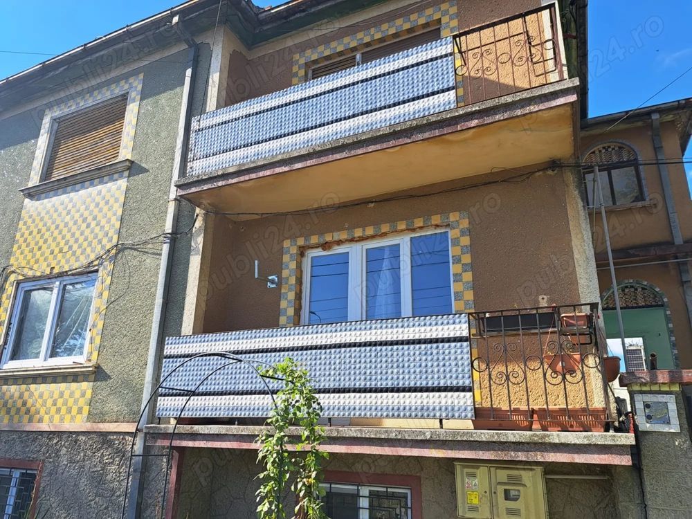 Casă cu etaj Botizului - Poză 1