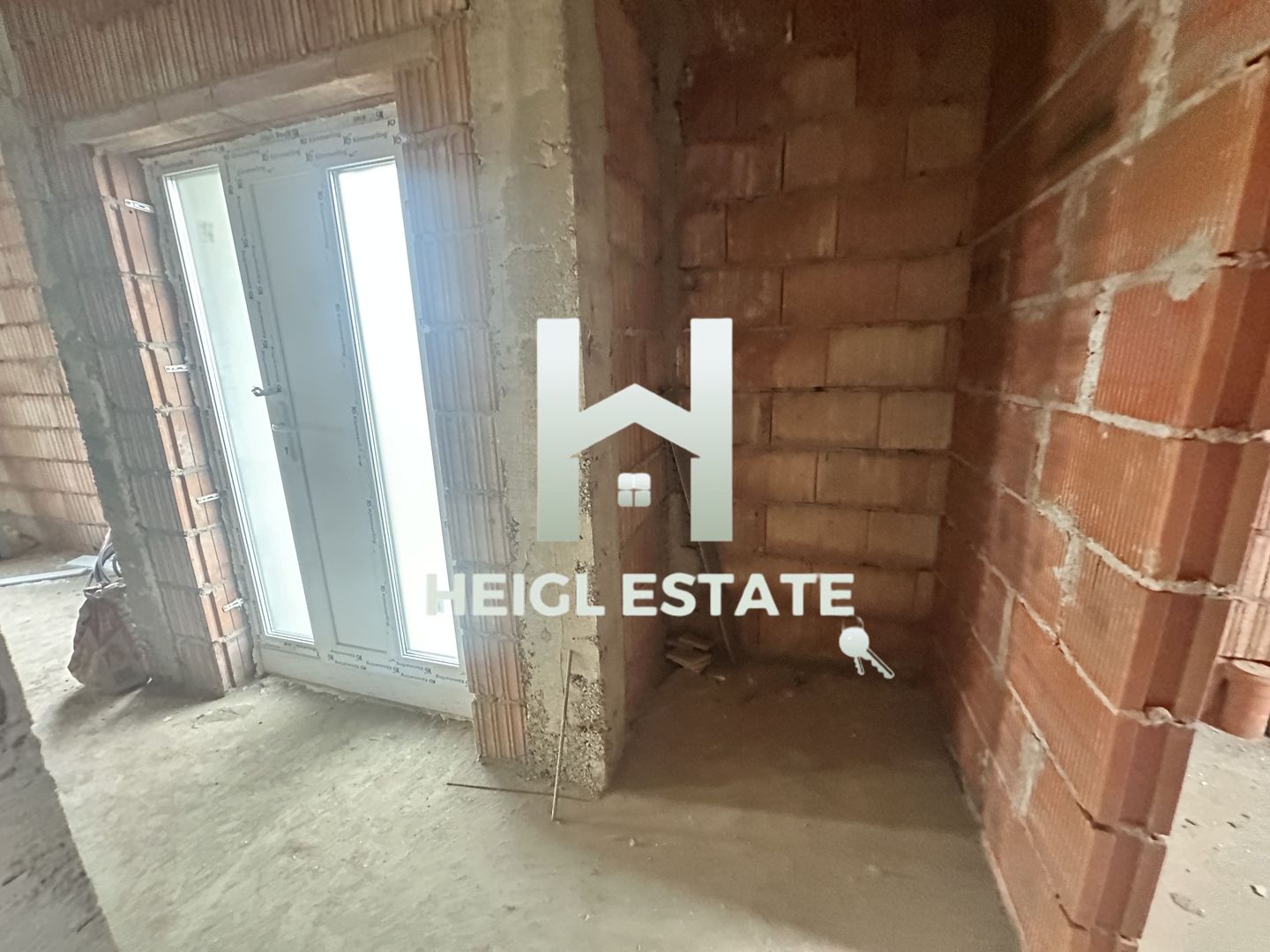Duplex separat prin camera tehnica,  spre vanzare cu 4 camere - Poză 2