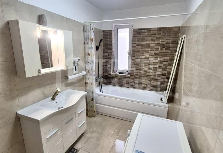 Apartament cu 2 camere decomandate si balcon generos – Floresti - Poză 6