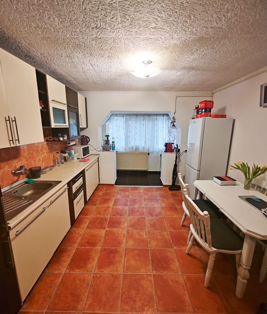 BRASADAS vinde ap 2 cam etaj 1/4 in Carpati 2. - Poză 6