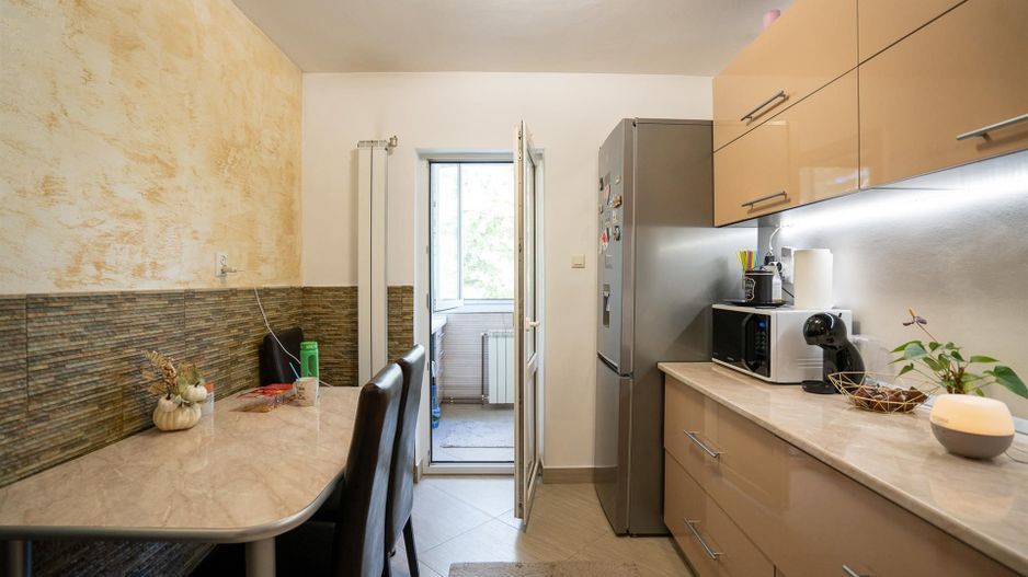 APARTAMENT CU 2 CAMERE DECOMANDAT ZONA ROGERIUS - Poză 5