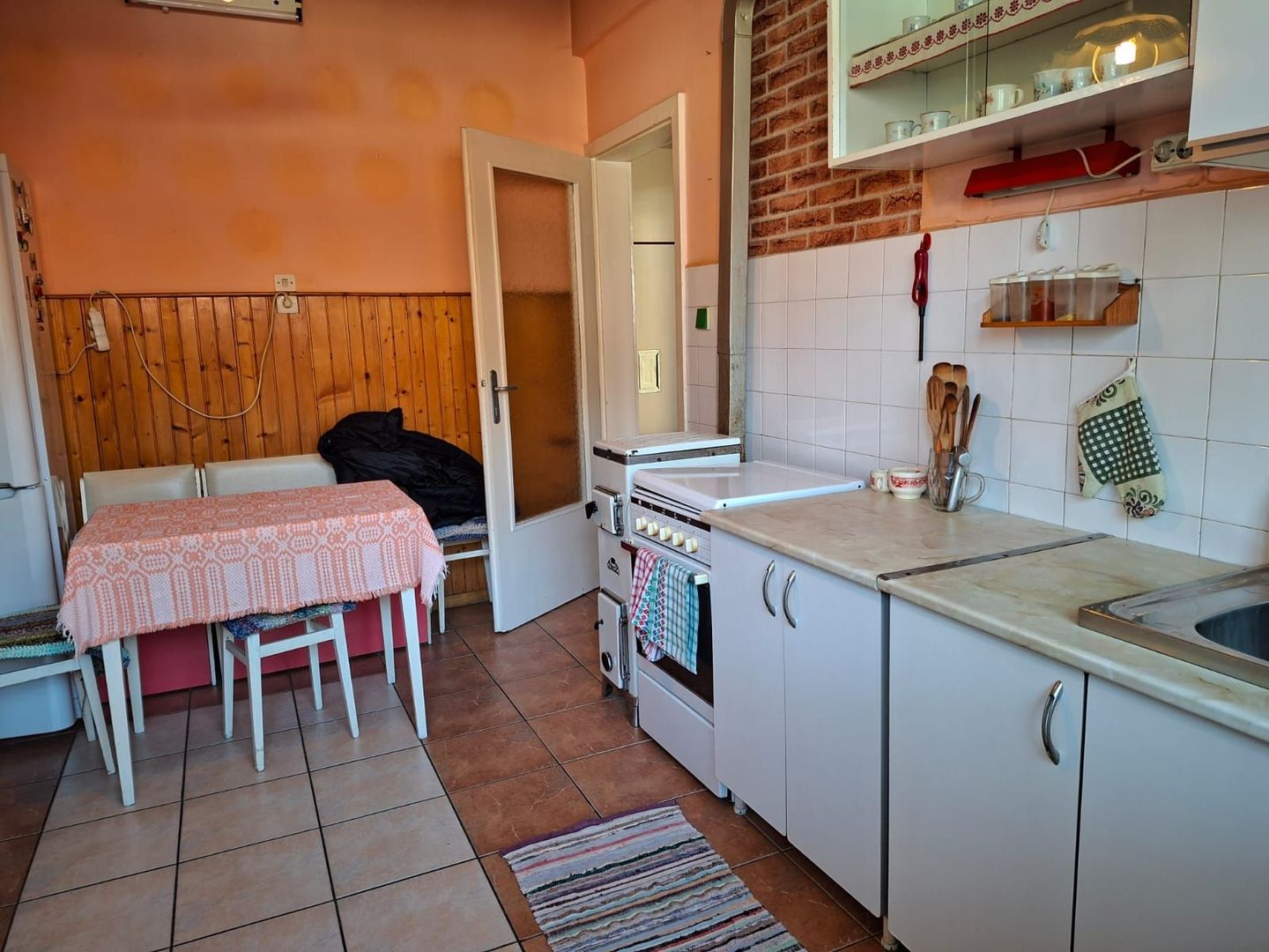 Apartament cu 3 camere si garaj in zona centrală - Poză 18