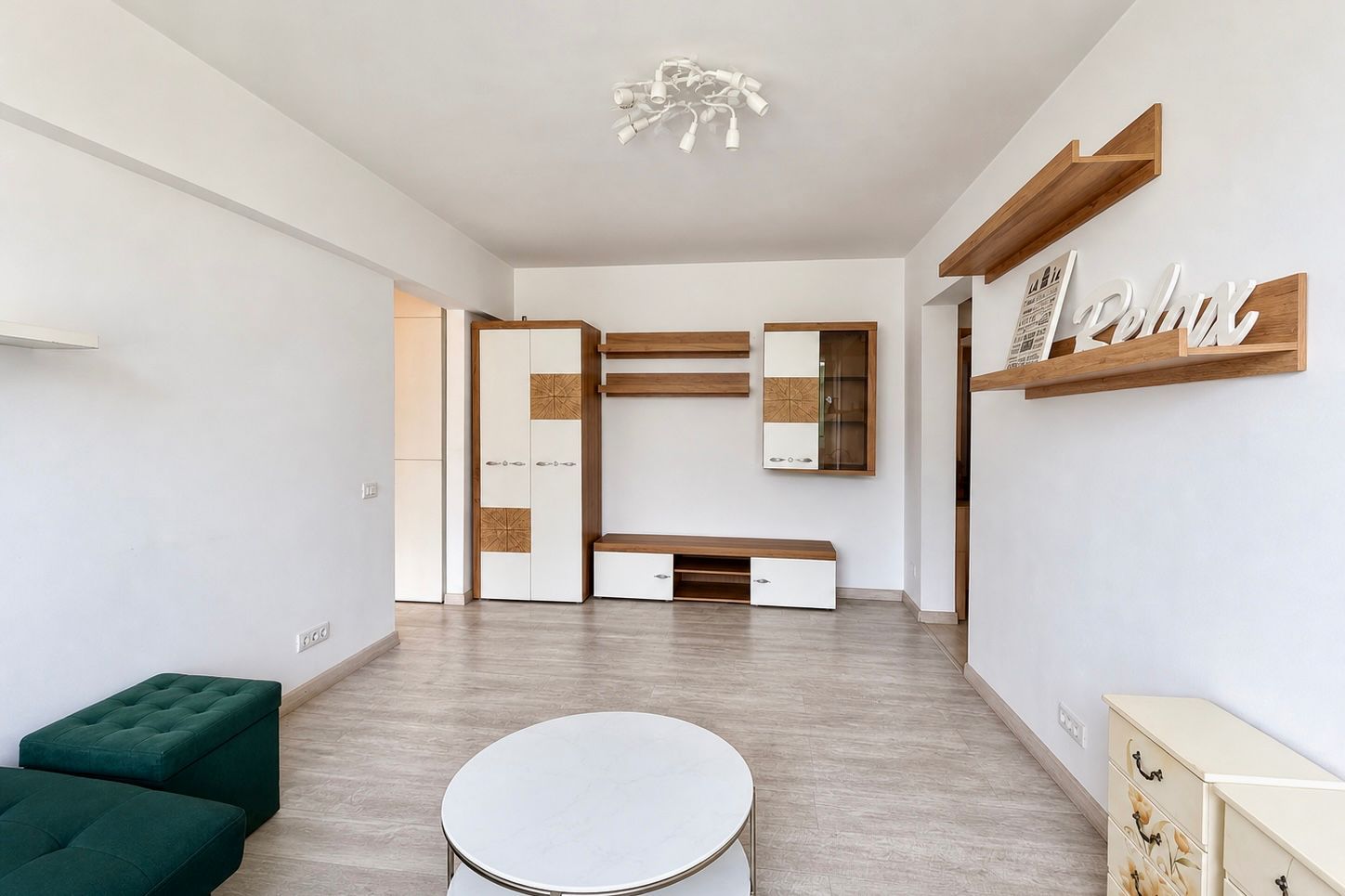 Apartament 2 camere, str. Campia Libertății, amenajat și mobilat - Poză 1