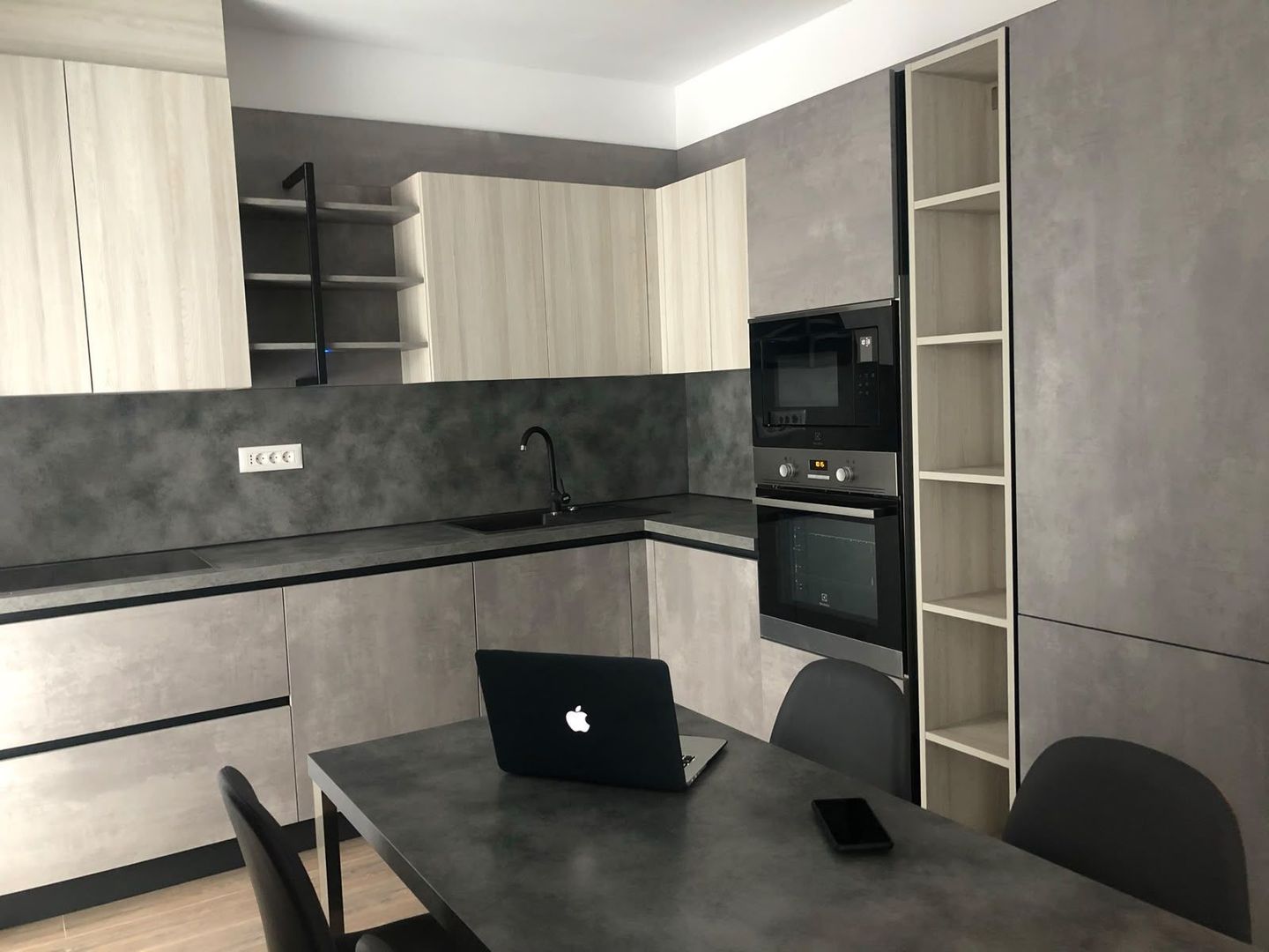 Cloud 9 || 2 Camere || Vedere Panoramică || Parcare || Comision 0% - Poză 3