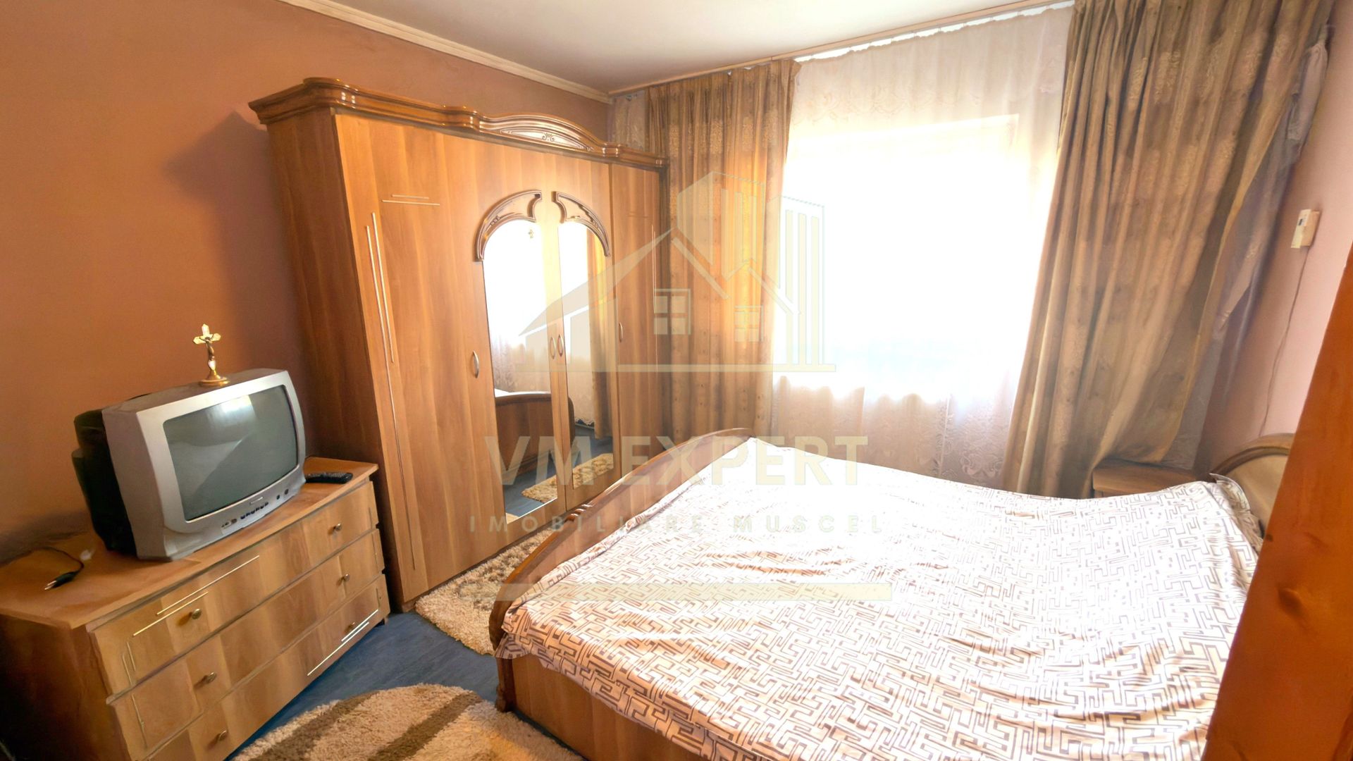 APARTAMENT 2 CAMERE DECOMANDAT ETAJ 3 GRUI ARGEȘ - Poză 2