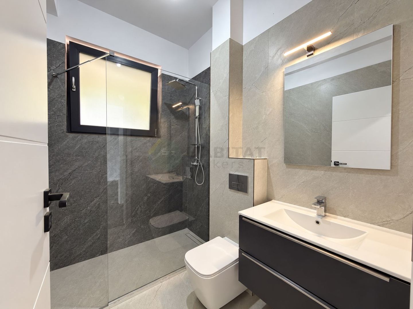 Vilă cu 6 camere, teren 420 mp, Tunari-zona Primariei - Poză 11
