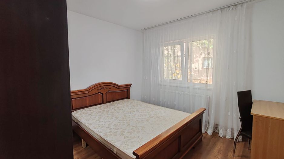 Apartament 3 camere decomandat etajul 1 65mp 500euro Nicolina 2 - Poză 10