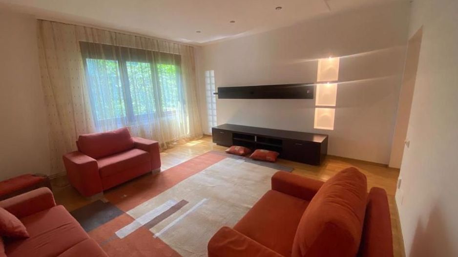 3 camere decomandat lux zona Medicina - CENTRALA PROPRIE - Poză 1