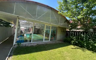 „Vilă cu piscină și teren 1.400 mp în zona Mal, Onești - Poză 13