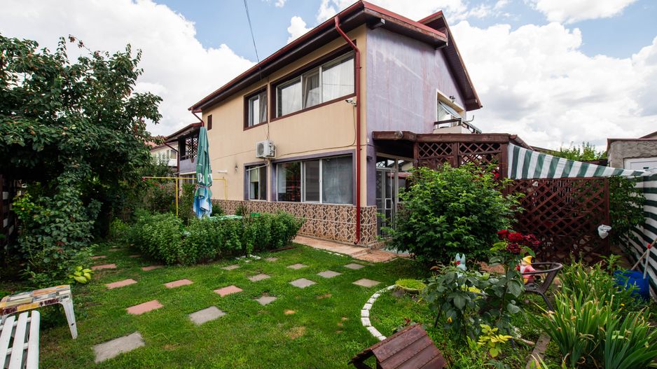 Casa Vila individuala spatioasa cu gradina de vanzare comuna Berceni - Poză 1