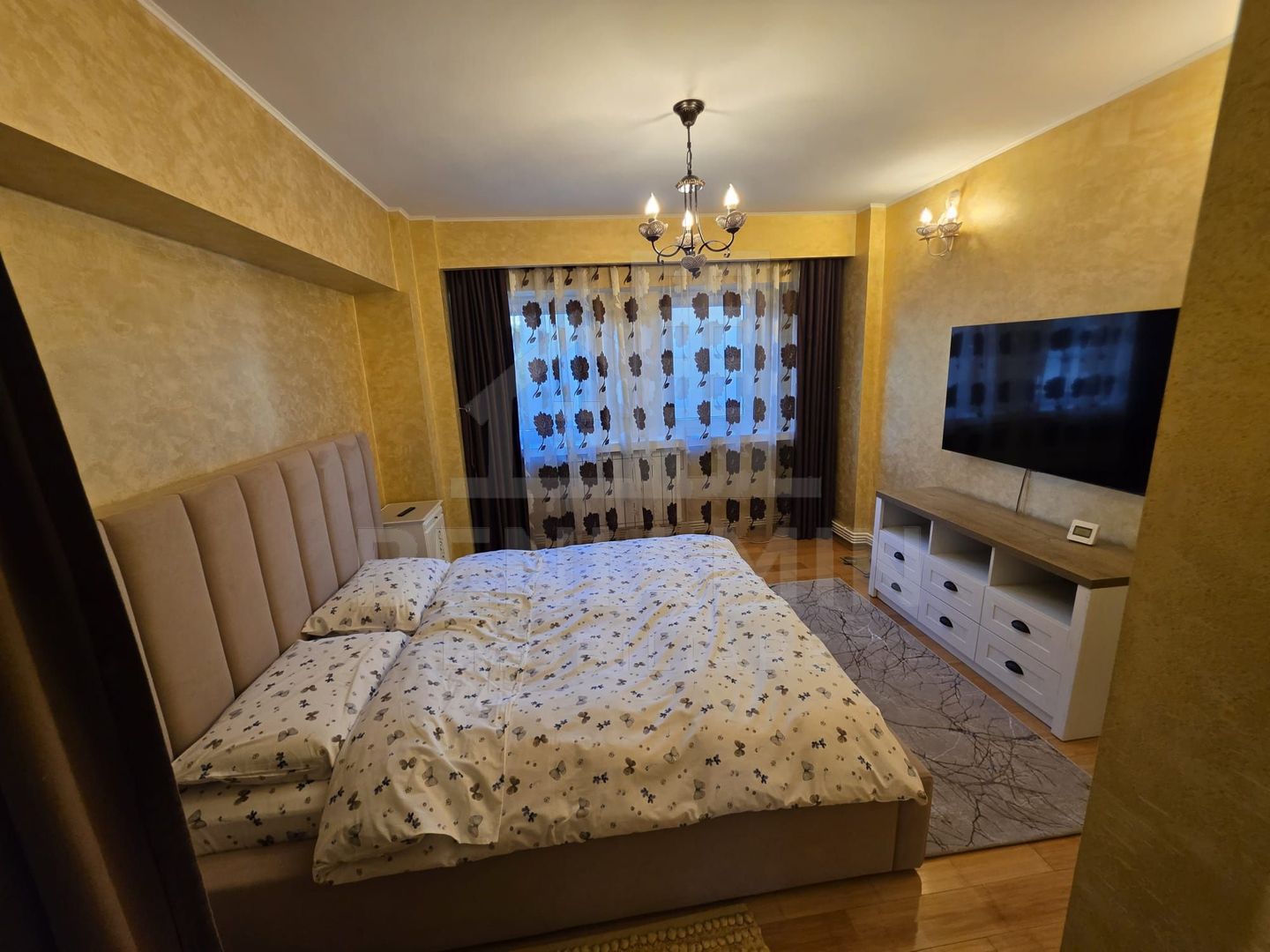 4 camere - etaj 1 - 94mp -mobilat-utilat- centrala - parcare - Teatru - Poză 4