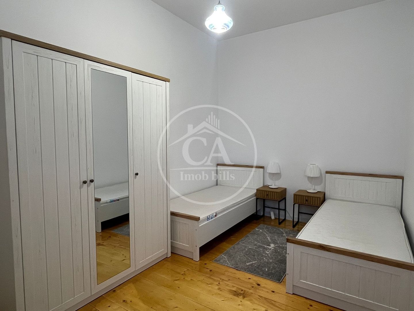 Apartament de închiriat cu 3 camere în zona ultracentrală, Oradea - Poză 1