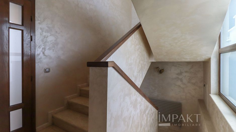 Casa deosebita cu teren de 900mp in cartierul Faget - Poză 11