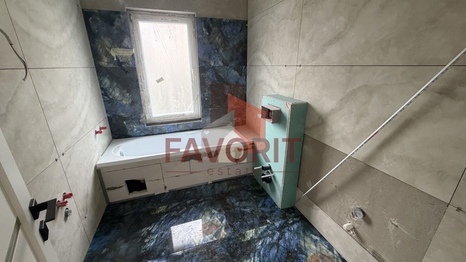 Finisat la cheie. Bucatarie inchisa. Acces asfaltat - Poză 13