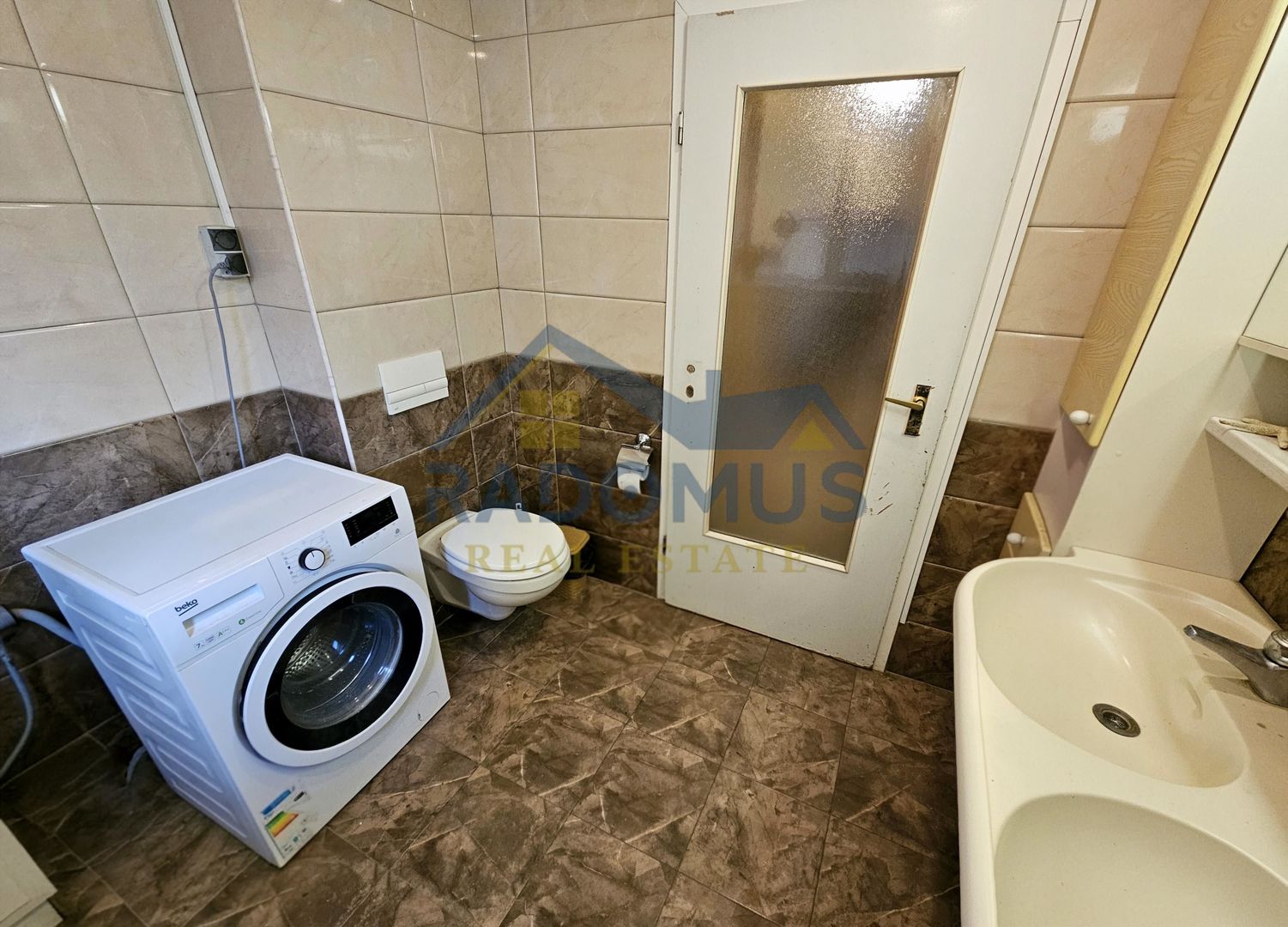 Vilă spațioasă, central, ideală pentru activități comerciale/birouri - Poză 21