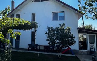 Casă de familie în Dorobant, zonă metropolitană, 253 mp, P+M+Pod, 2 apartamente decomandate, 2012 - Poză 2