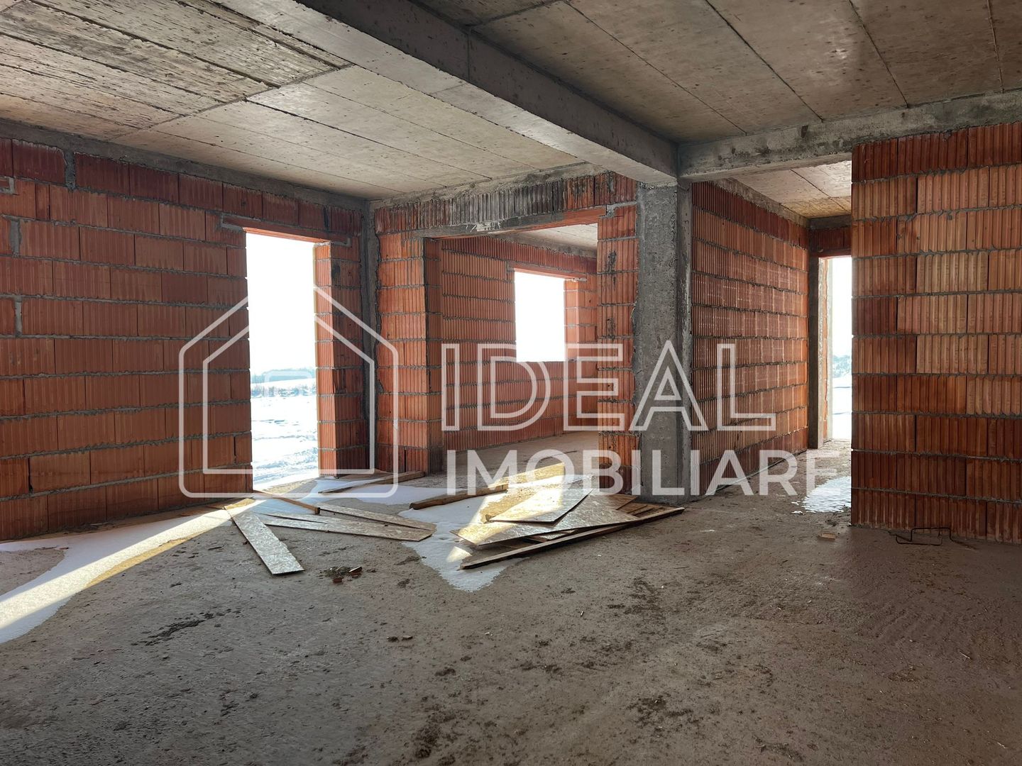 Casa Single cu teren in zona Bazinul de Apa - Poză 4