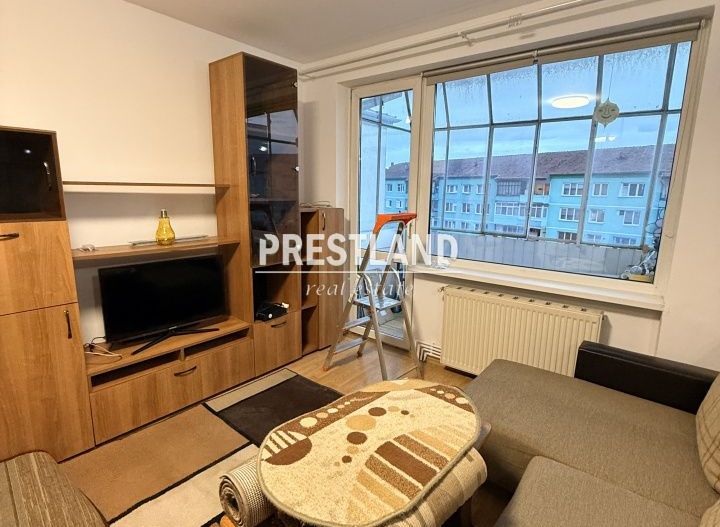 Ofer spre închiriere apartament cu 2 dormitoare !! - Poză 1