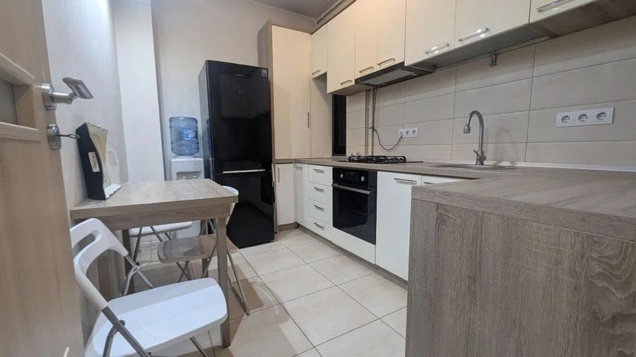 AP. 3 CAMERE PIATA CHIBRIT, BLOC NOU, CENTRALA PROPRIE, MOBILAT MODERN - Poză 2