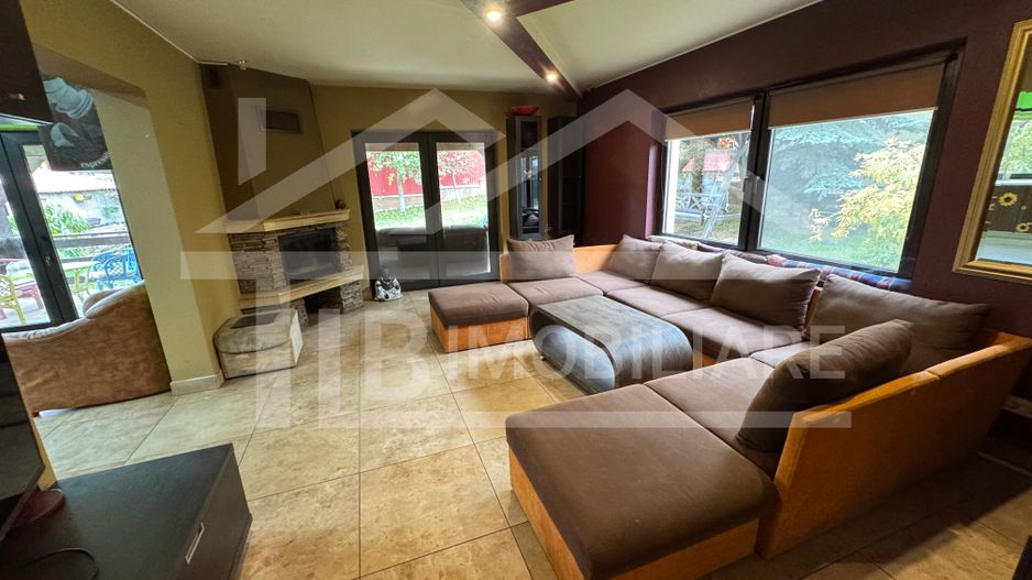 Casa cu 4 camere, 230mp, garaj, Zona Corunca - Poză 1