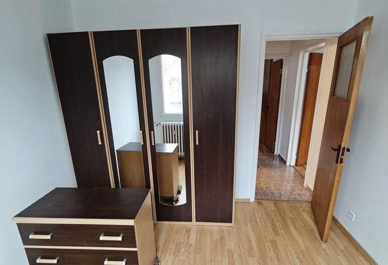 Apartament renovat cu trei camere,  Emil Racovita, 101.000€ - Poză 5