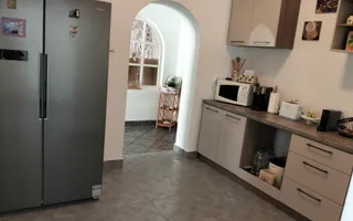 Casa de vânzare 380mp + locuinta separata pt oaspeti | Zona Cloșca - Poză 17