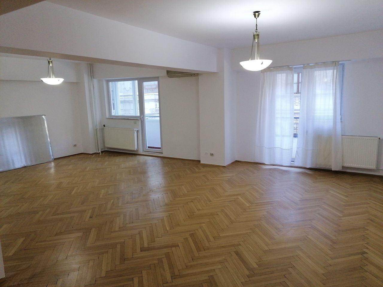 Apartament elegant I Piață Universitatii I 106 MP I 5 minute Metrou - Poză 1
