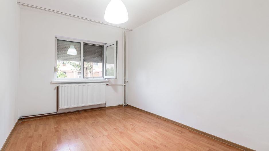 Apartament 4 camere la parter, acces direct din stradă in Micalaca - Poză 9