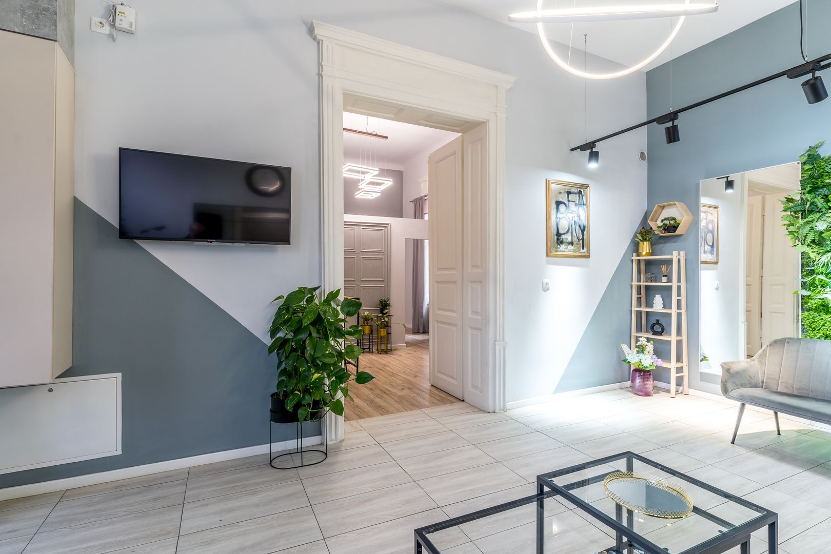Ultracentral! Apartament renovat complet, in cladire istorica - Poză 9