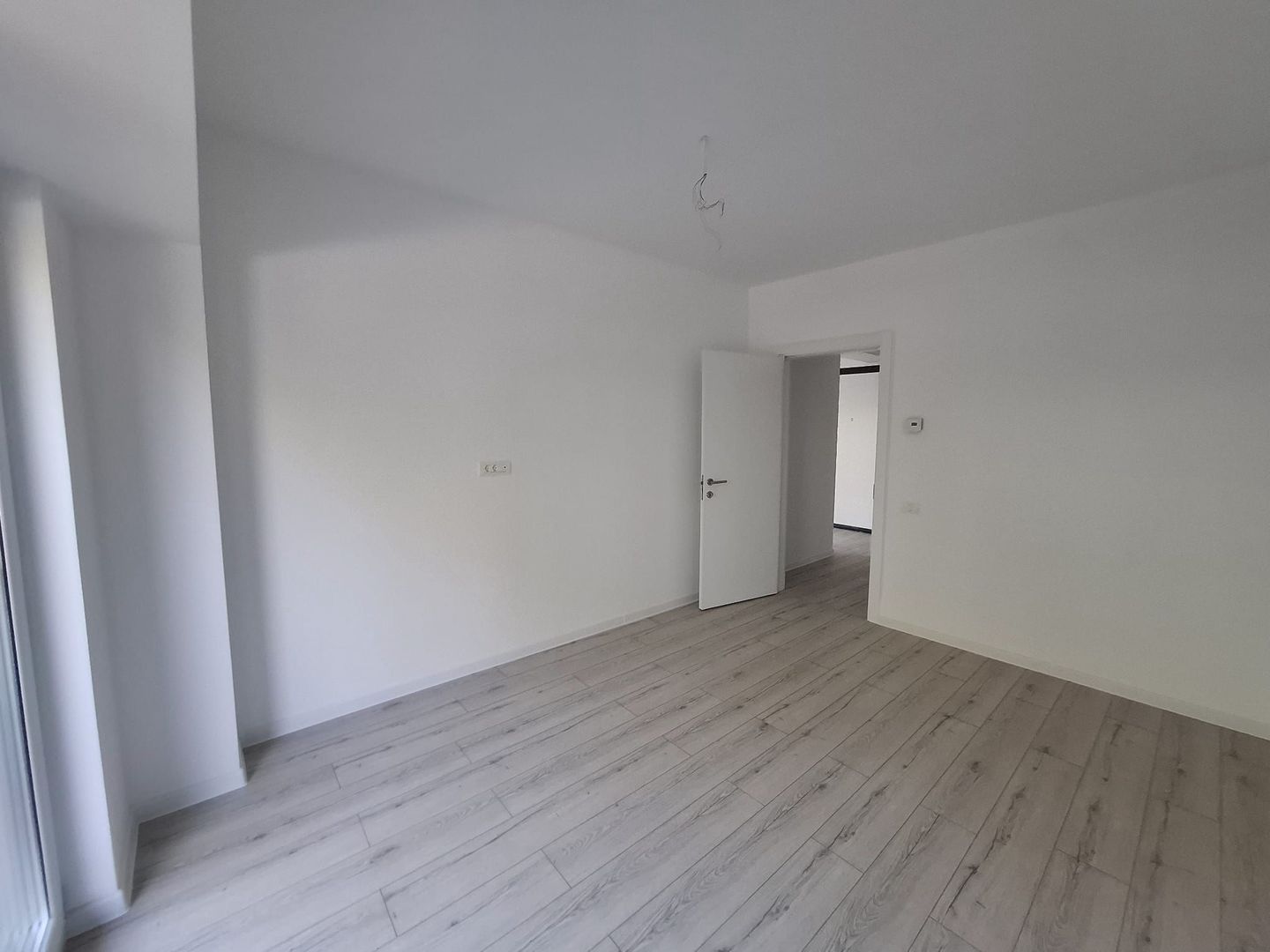4 camere Bloc Nou Rezidential Birouri L330 GranVia Lake View - Poză 12