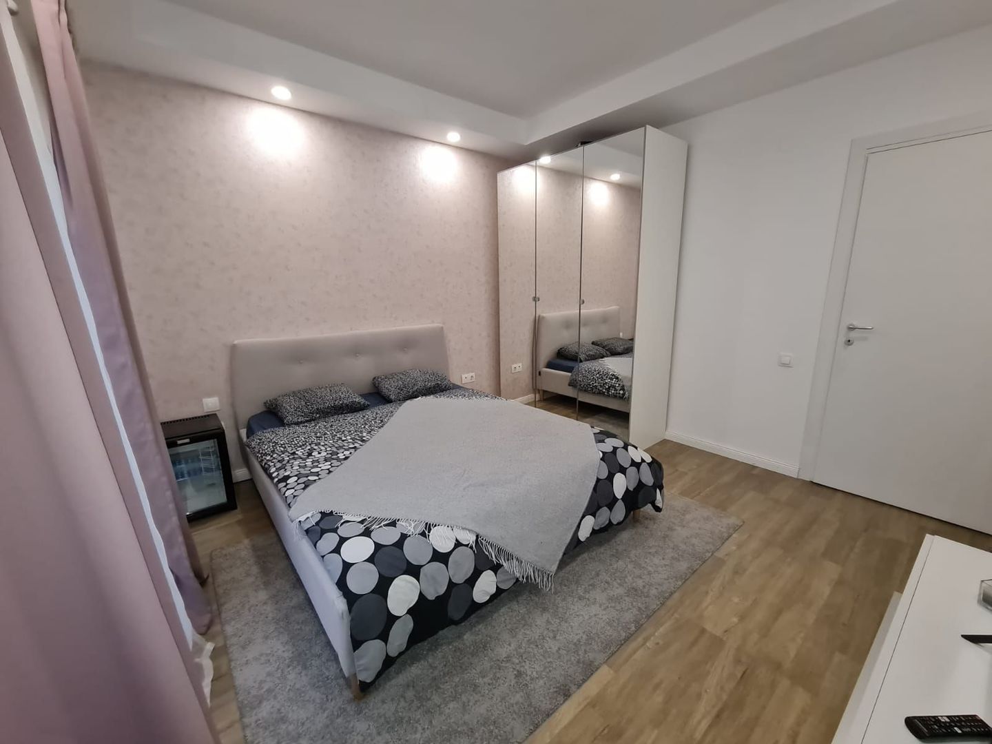 Apartament 2 camere tip studio dublu | Cosmopolis | vedere la piscină - Poză 9