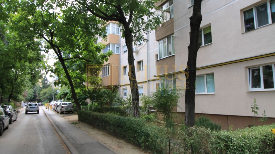 Zona Lipovei, 2 camere, centrala proprie - Poză 17