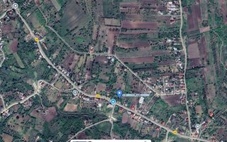 Vând casă bătrânească, str.Principala, Comarna,cu teren 3375mp - Poză 1