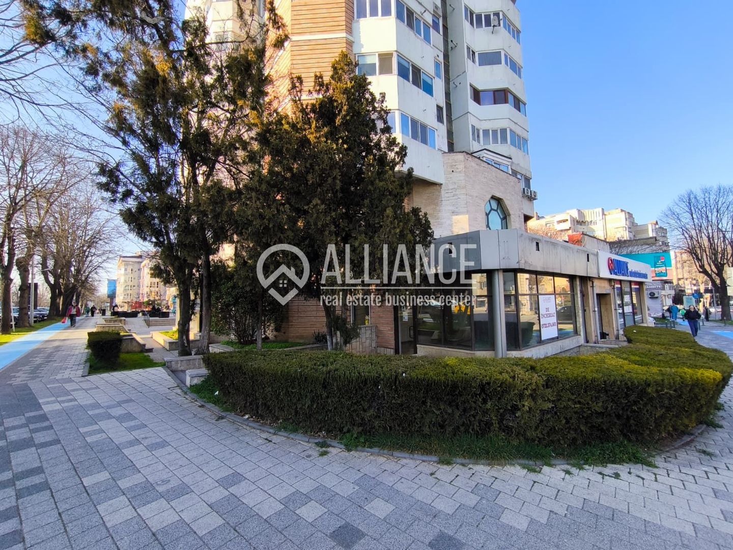 CENTRU - Bdul Tomis spatiu comercial cu vitrina stradala! - Poză 2