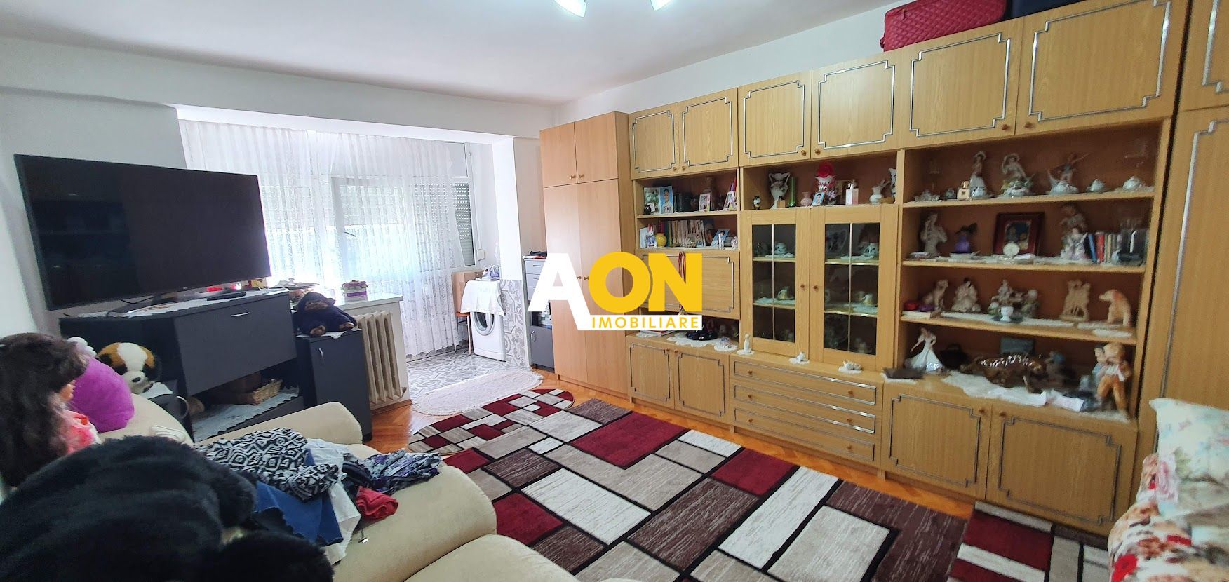 Apartament 3 camere, mobilat, utilat, Cetate - Poză 1