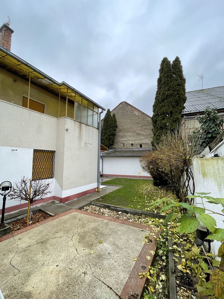 Casa de vanzare in zona centrala - Poză 6