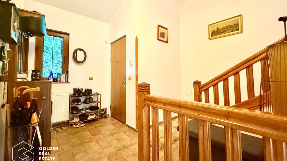 Vila de exceptie in Sinaia, mobilata, utilata, cu vedere superba - Poză 22