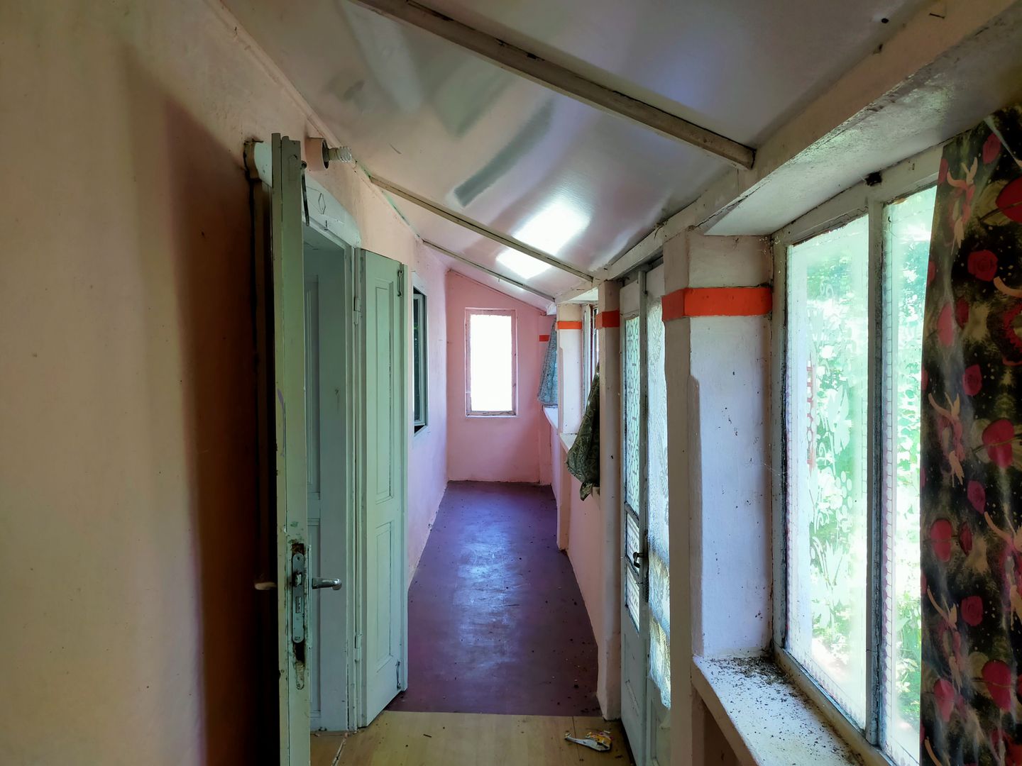 CASA 3 CAMERE IN CARANI - Poză 5