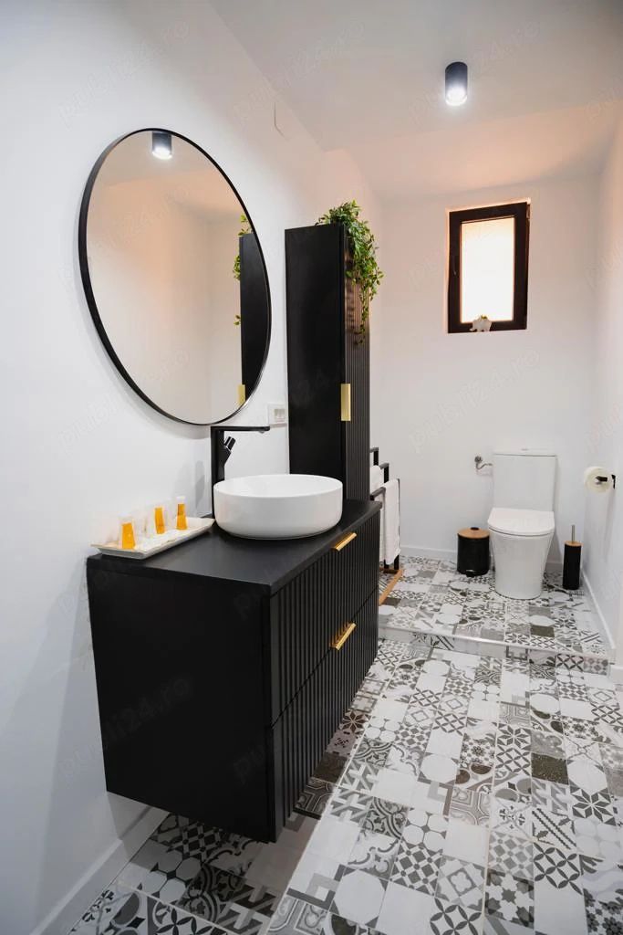 De vânzare apartament 2 camere semidecomandat Centrul Istoric Brasov - Poză 3