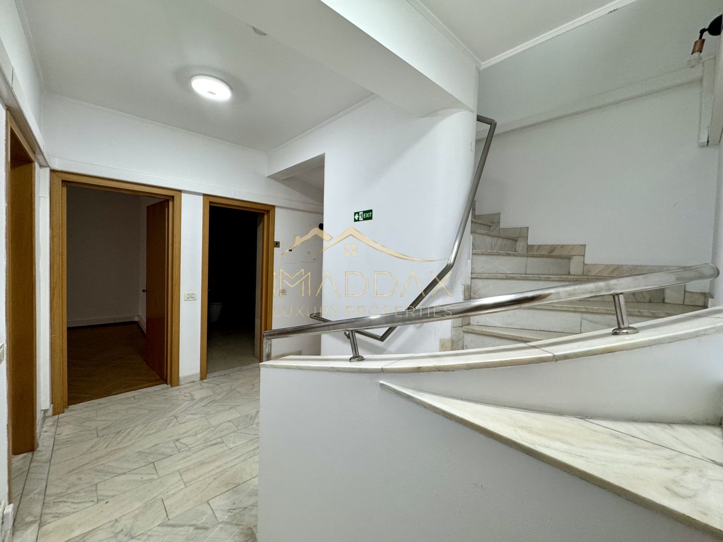 Vila centrala cu 13 camere *460mpu* + garaj // Dorobanți - Poză 19