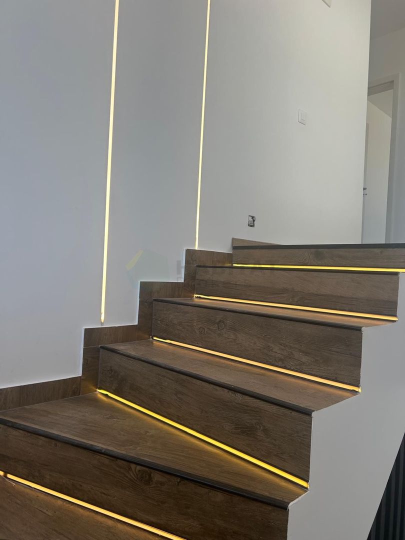 Casă modernă de vânzare /4 camere/ Strada Alexandru Ioan Cuza - Poză 10