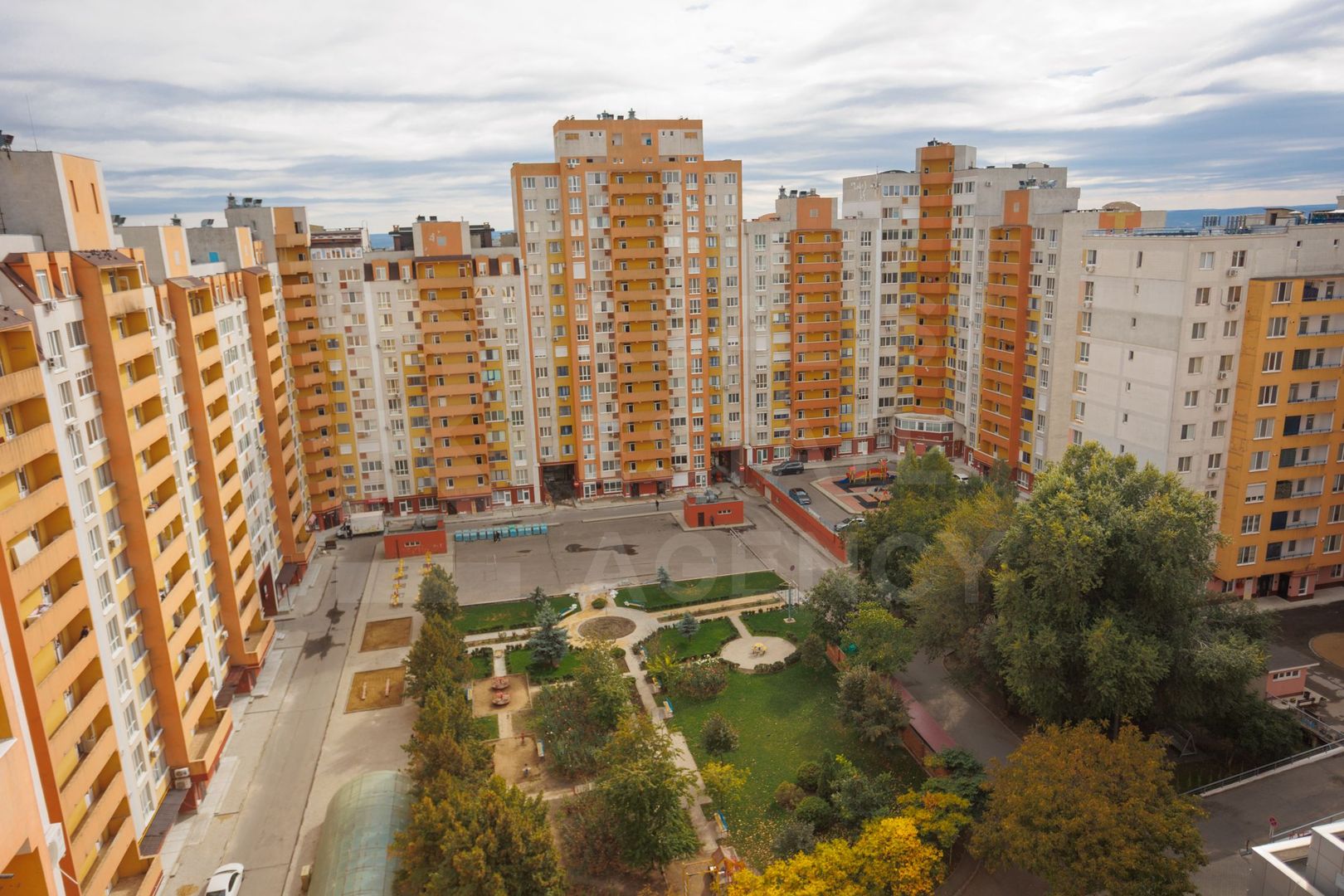 Spre vînzare apartament spațios, 2 dormitoare și living, sec. Botanica - Poză 30
