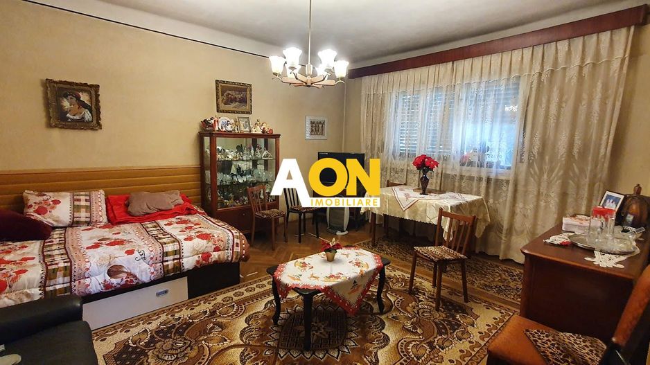 Casa cu 5 camere, 768 mp teren, Cetate - Poză 4