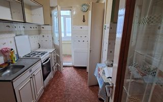 Etaj 2, Spitalul Judetean -Casa Tineretului 3 camere - Poză 10