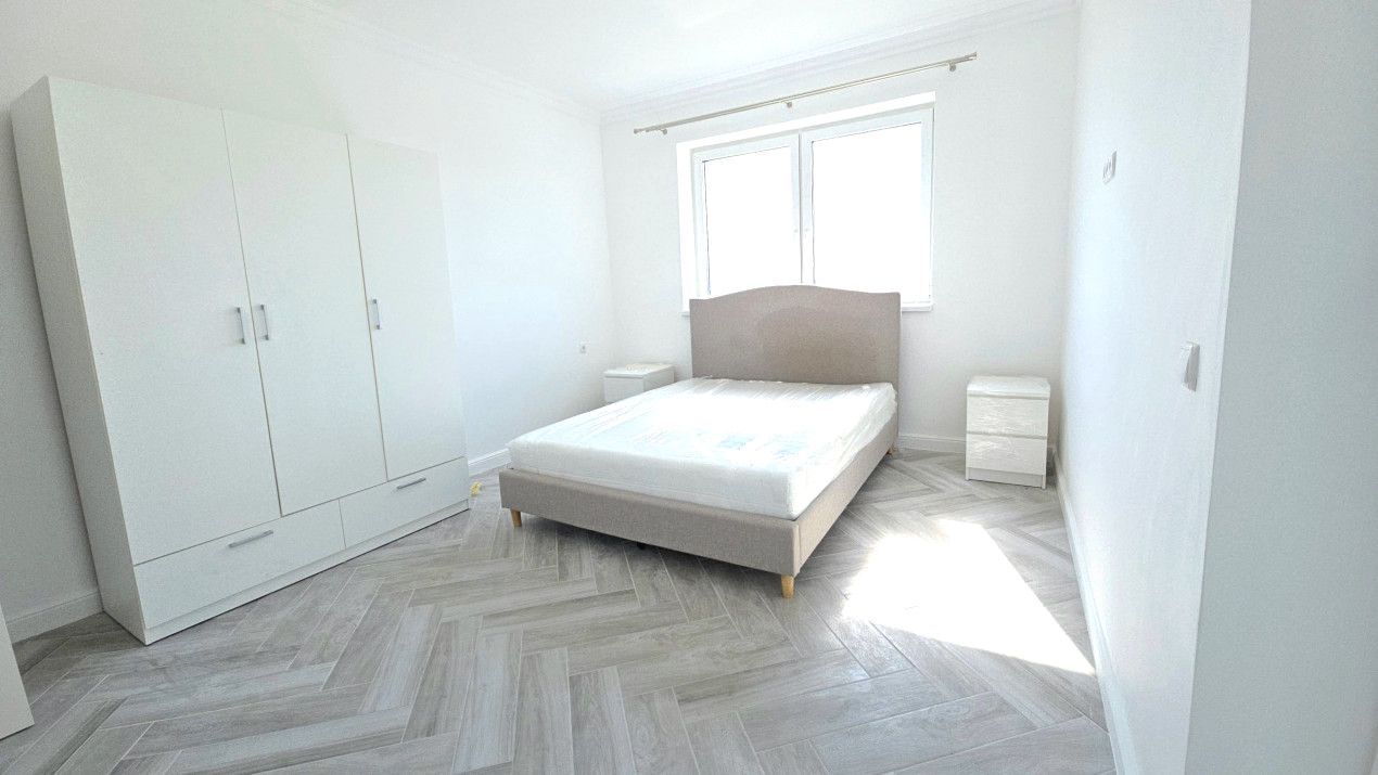 De vânzare apartament 2 camere - Poză 2