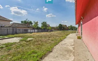 Casă/spațiu comercial pe DN79 în Zimandu Nou - Poză 18
