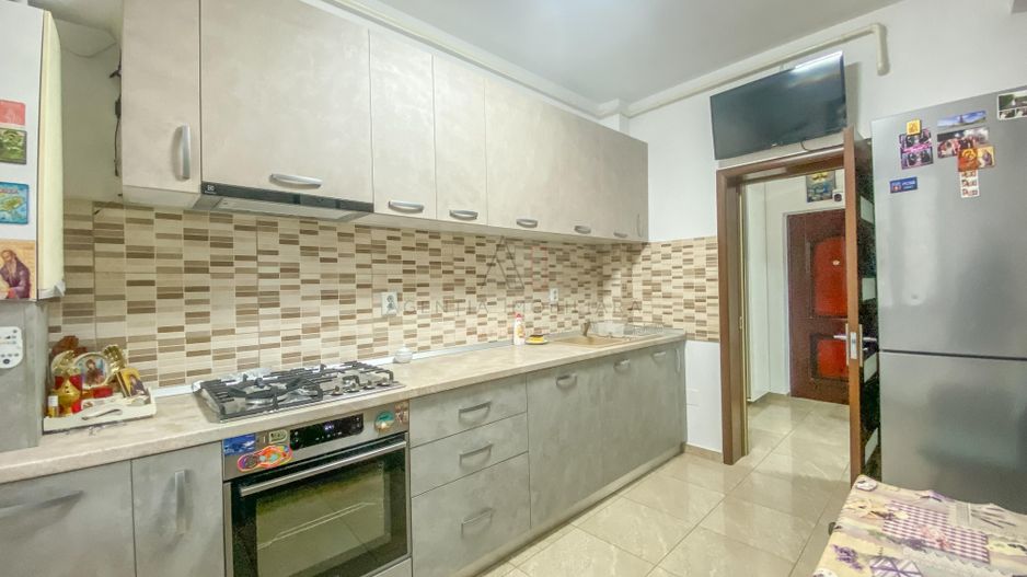 3 camere I Loc Parcare I 2 bai - Poză 4