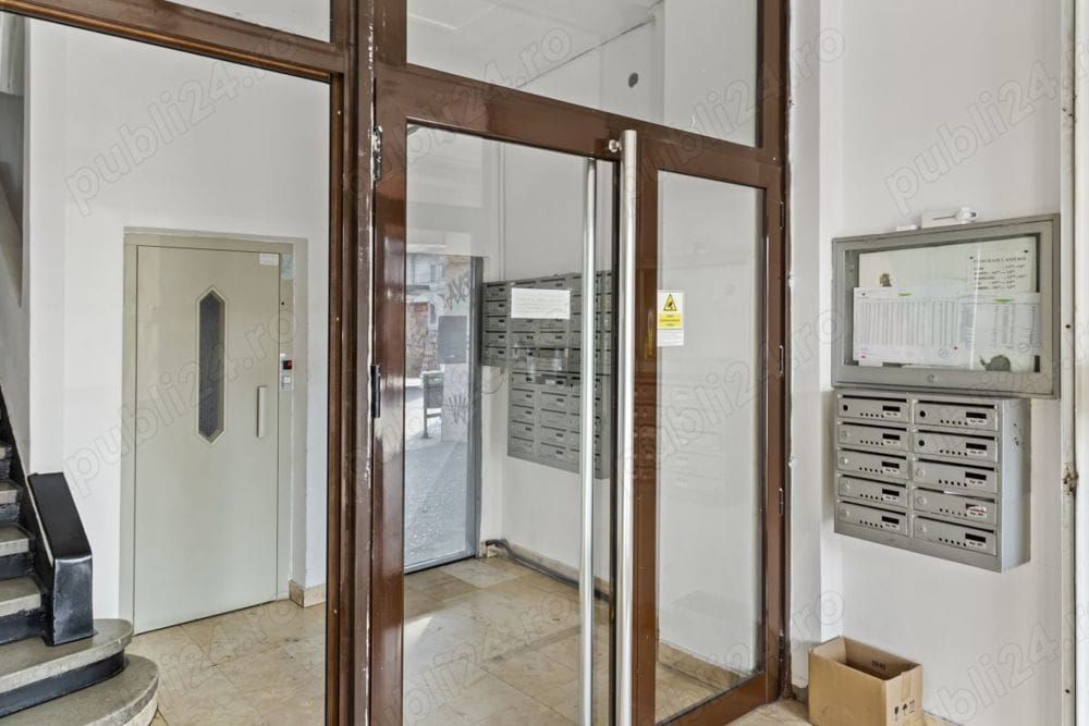 Studio Piata Romana, renovat complet, vedere panoramică dublă - Poză 12