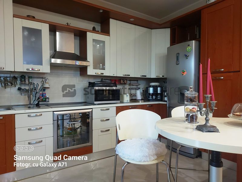 Casa lux cu 5 camere in Rontau - Poză 6